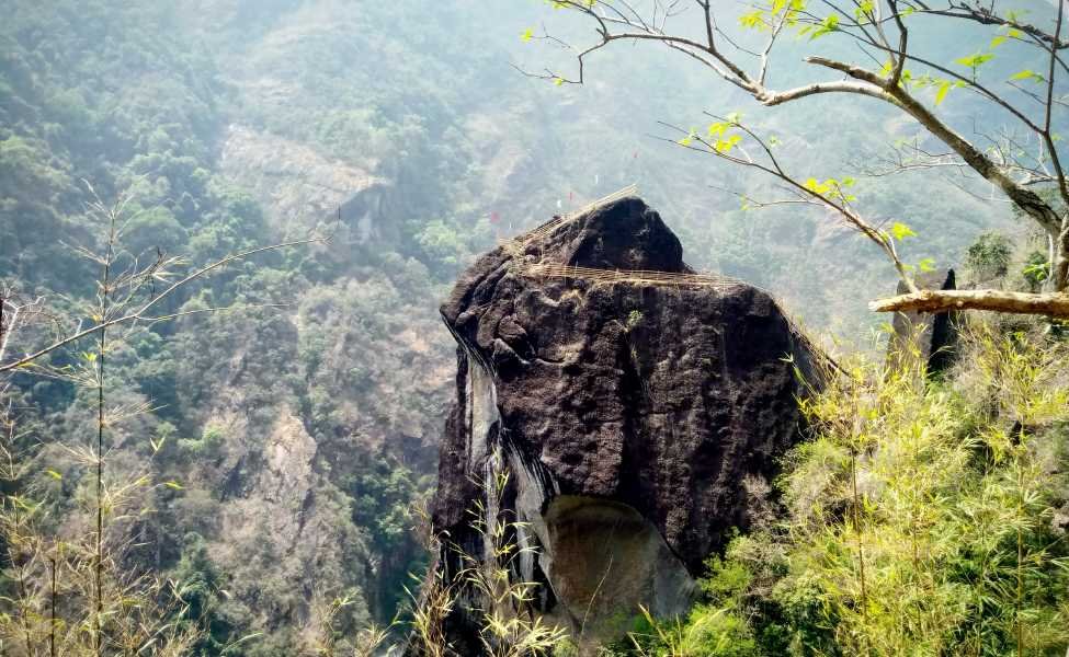 Meghalaya Tour with Mawryngkhang Trek
