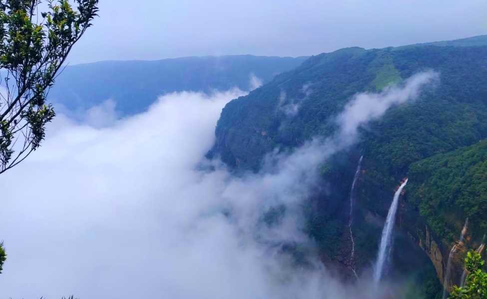 Meghalaya Sightseeing Tour With Laitlum