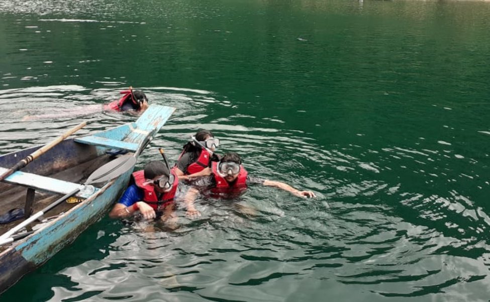 Snorkeling in Dawki, Shnongpdeng Meghalaya